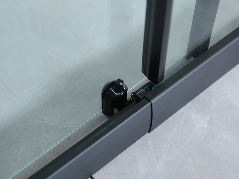 DD-6 Šedá sprchová zástěna z tvrzeného skla s dvojitou rukojetí DD-6 Šedá sprchová zástěna z tvrzeného skla s dvojitou rukojetí