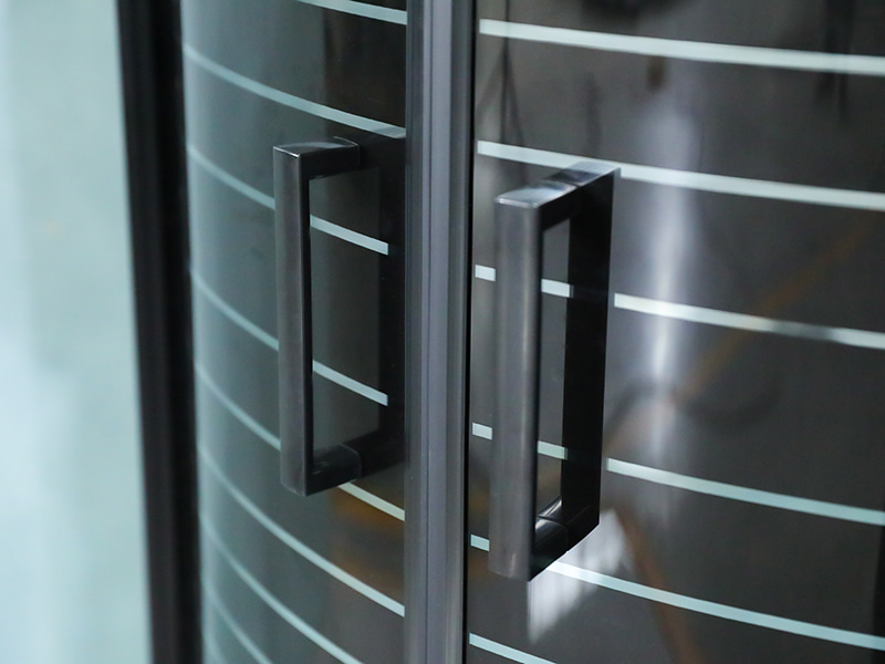 SE Sprchový kout z černého hliníkového posuvného tvrzeného skla SE Sprchový kout z černého hliníkového posuvného tvrzeného skla