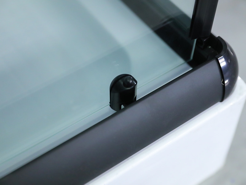 RE posuvný sprchový kout, čiré tvrzené sklo s potiskem, černý hliníkový profil, rukojeť s dvojitými otvory, s podnosem RE posuvný sprchový kout, čiré tvrzené sklo s potiskem, černý hliníkový profil, rukojeť s dvojitými otvory, s podnosem