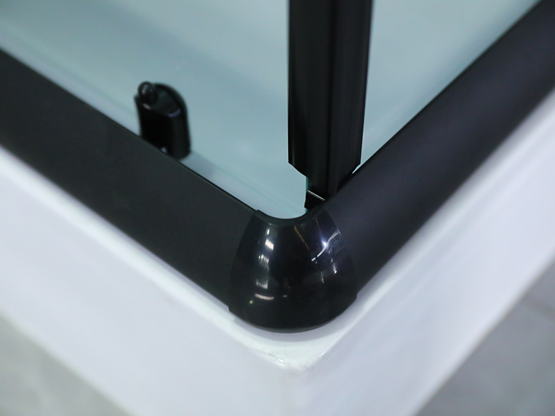 RE posuvný sprchový kout, čiré tvrzené sklo s potiskem, černý hliníkový profil, rukojeť s dvojitými otvory, s podnosem RE posuvný sprchový kout, čiré tvrzené sklo s potiskem, černý hliníkový profil, rukojeť s dvojitými otvory, s podnosem