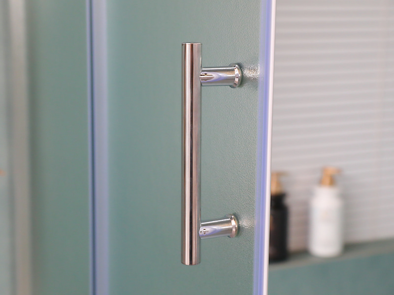 RE Posuvný sprchový kout, matné tvrzené sklo, chromovaný hliníkový profil, rukojeť s dvojitými otvory, s vaničkou RE Posuvný sprchový kout, matné tvrzené sklo, chromovaný hliníkový profil, rukojeť s dvojitými otvory, s vaničkou