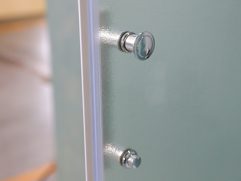 RE Posuvný sprchový kout, matné tvrzené sklo, chromovaný hliníkový profil, rukojeť s dvojitými otvory, s vaničkou RE Posuvný sprchový kout, matné tvrzené sklo, chromovaný hliníkový profil, rukojeť s dvojitými otvory, s vaničkou