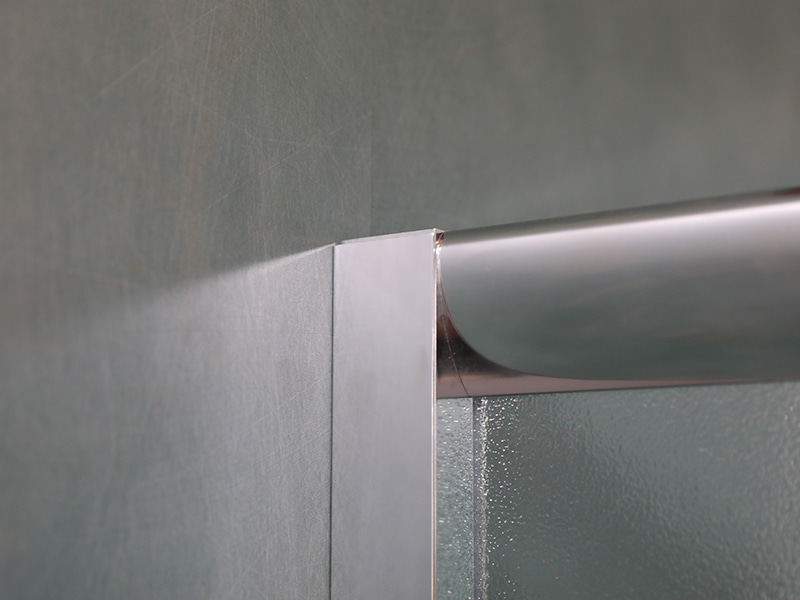 RE Posuvný sprchový kout, matné tvrzené sklo, chromovaný hliníkový profil, rukojeť s dvojitými otvory, s vaničkou RE Posuvný sprchový kout, matné tvrzené sklo, chromovaný hliníkový profil, rukojeť s dvojitými otvory, s vaničkou