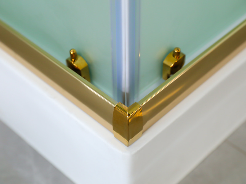 RE posuvný sprchový kout, matné tvrzené sklo s potiskem, zlatý hliníkový profil, rukojeť s dvojitými otvory, s vaničkou RE posuvný sprchový kout, matné tvrzené sklo s potiskem, zlatý hliníkový profil, rukojeť s dvojitými otvory, s vaničkou