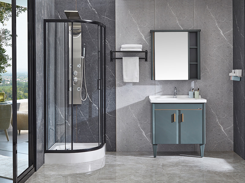 SE posuvné skleněné dveře do sprchového koutu, černý hliníkový profil SE posuvné skleněné dveře do sprchového koutu, černý hliníkový profil