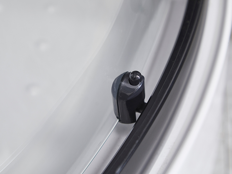 SE posuvné skleněné dveře do sprchového koutu, černý hliníkový profil SE posuvné skleněné dveře do sprchového koutu, černý hliníkový profil