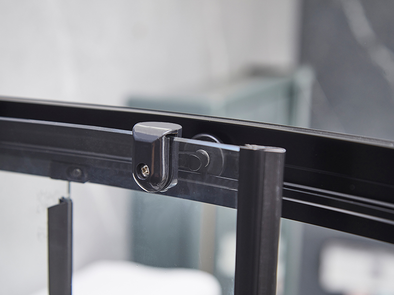SE posuvné skleněné dveře do sprchového koutu, černý hliníkový profil SE posuvné skleněné dveře do sprchového koutu, černý hliníkový profil