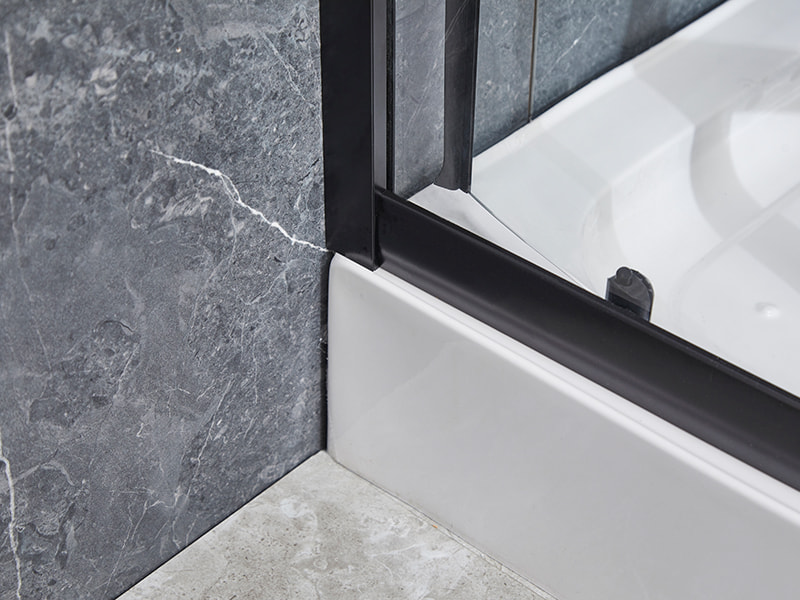 SE posuvné skleněné dveře do sprchového koutu, černý hliníkový profil SE posuvné skleněné dveře do sprchového koutu, černý hliníkový profil